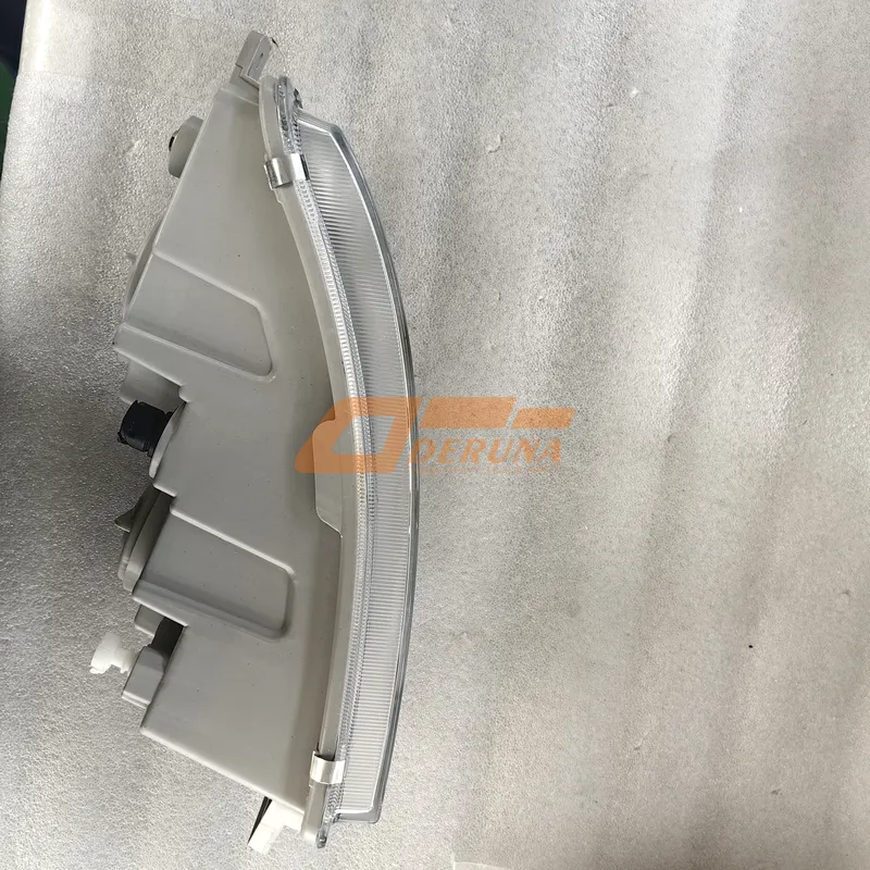 3732015-2000-C00/E Luz antiniebla izquierda FAW J7