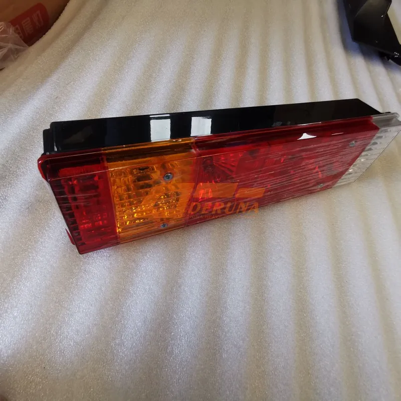 81.25225.6465-WX Left Combination Tail Light