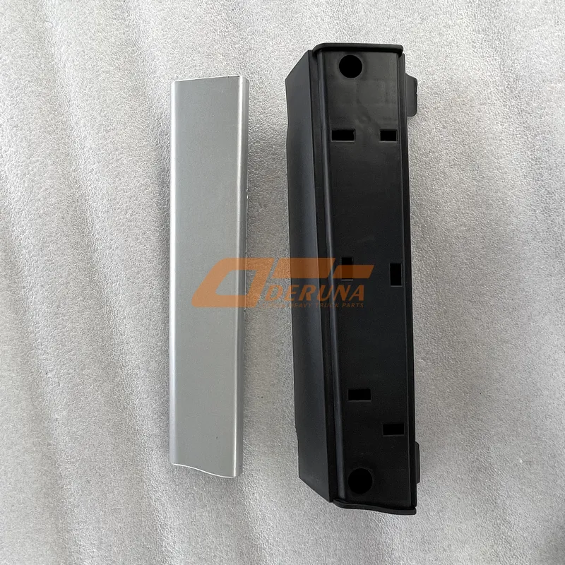 DZ13241330220 F3000 Right Inner F3000 Door Trim (Plastic)