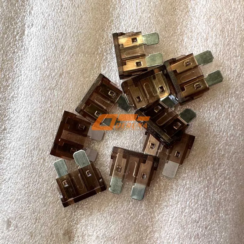 WG9716582301+002 7.5A Chip Fuse