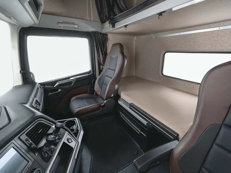 FAW J7 interior storage and ambient lighting system